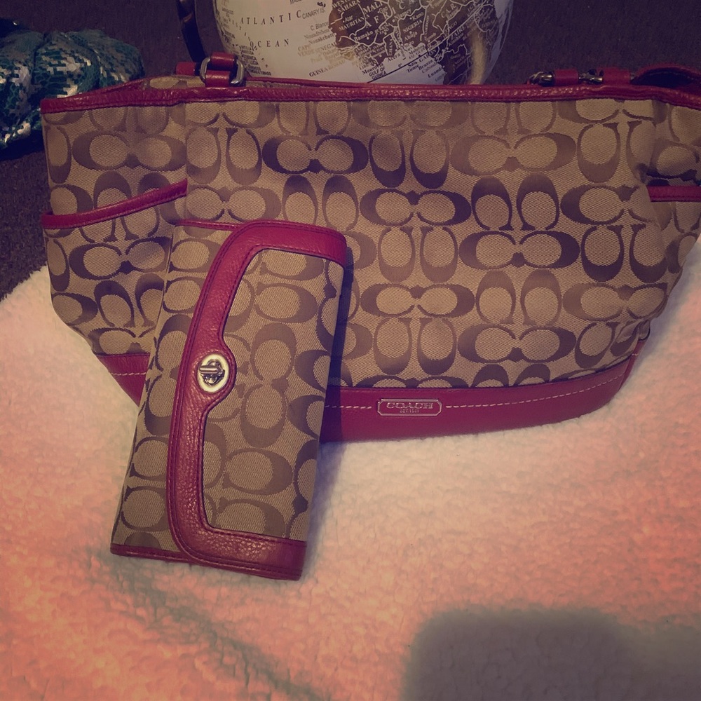 Used Coach Shoulder bag with matching wallet
